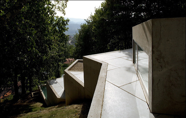 Flashback: Tolo House / Alvaro Leite Siza