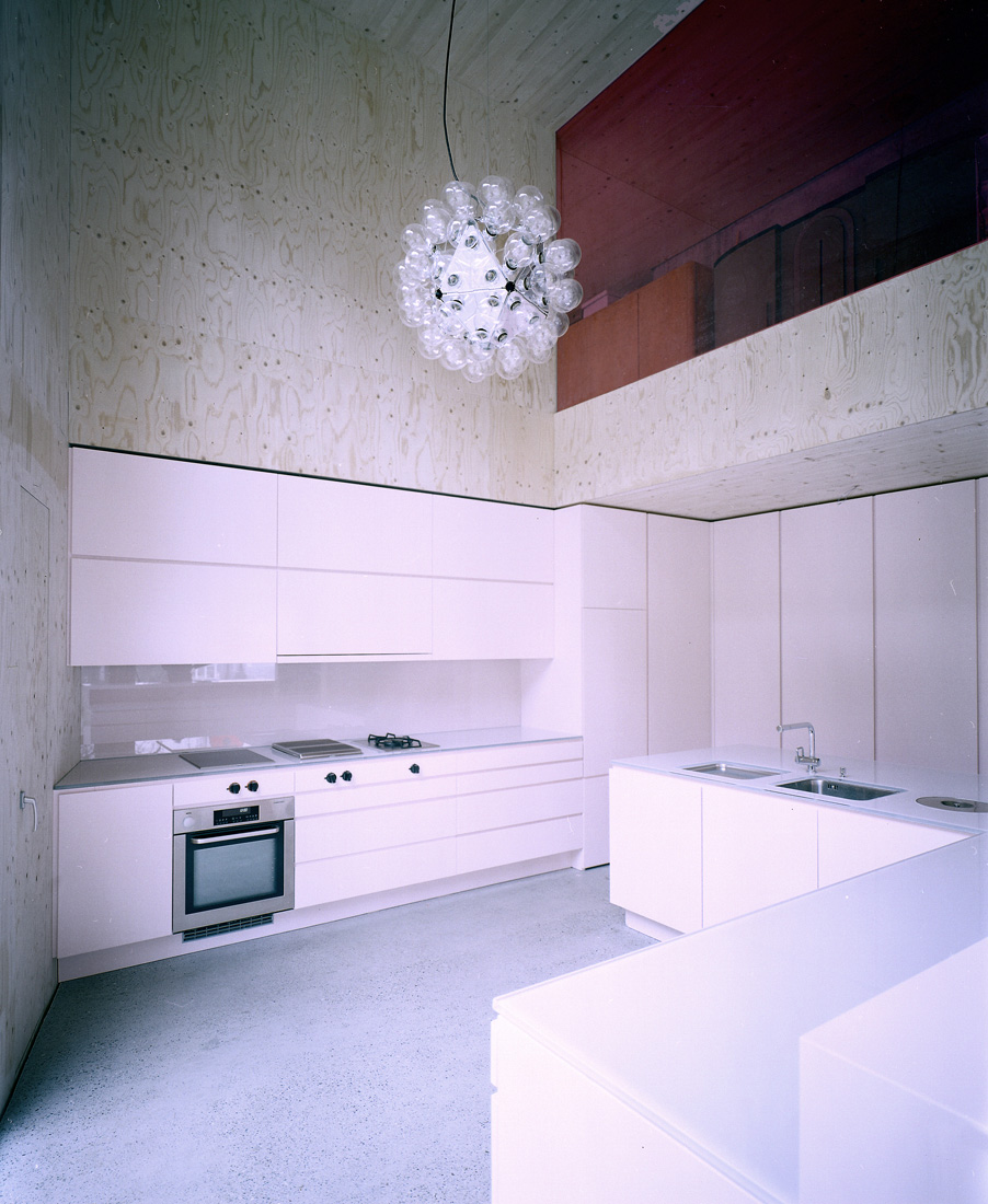 House for architects and artists / AFGH