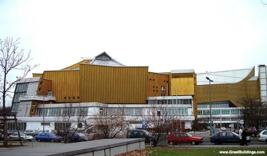 cid-1073050802-concerthall2