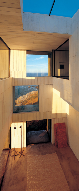 Poli House / Pezo von Ellrichshausen