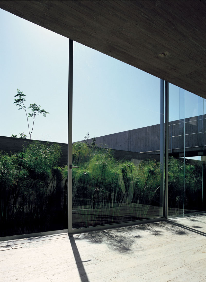Ocho al Cubo House / Sebastian Irarrazaval