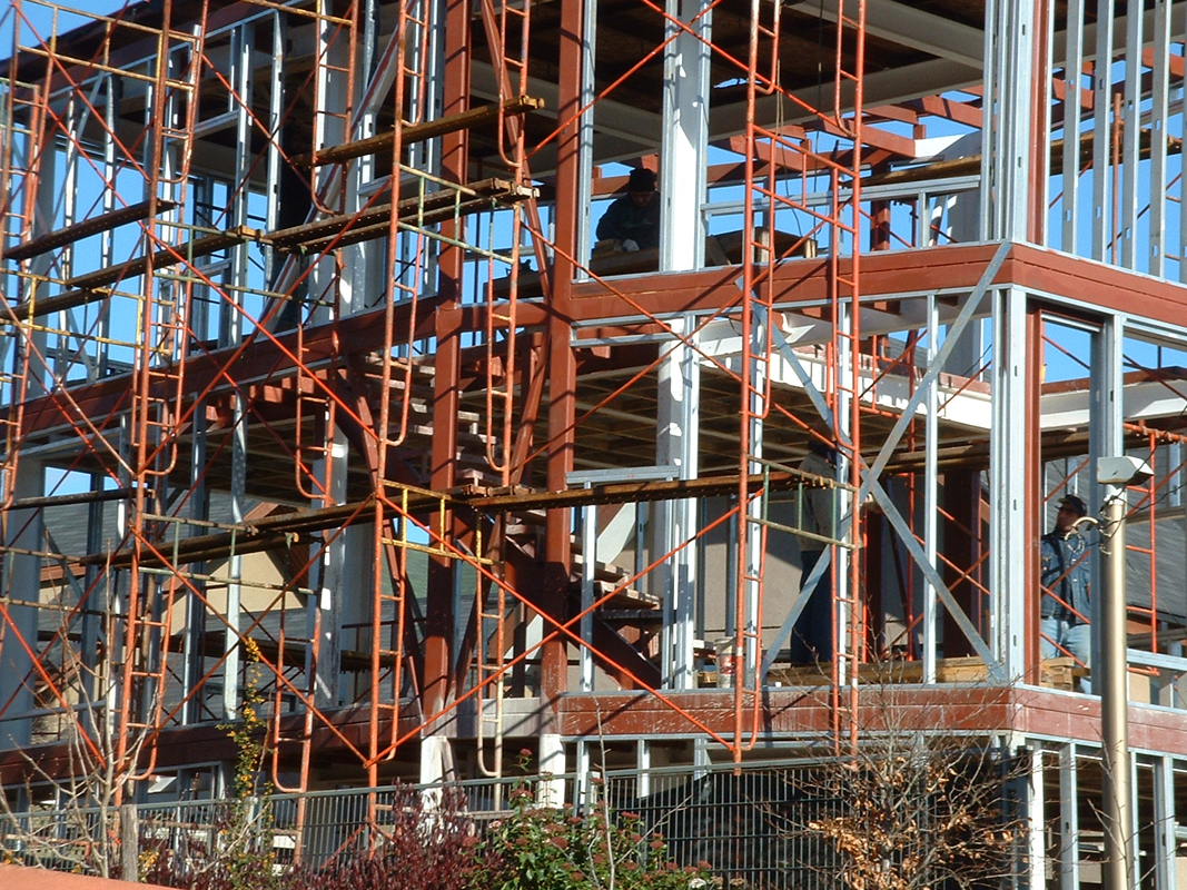 1129374902_wolf-constr-08 construction process