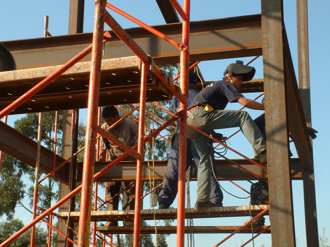 439180511_wolf-constr-03 construction process