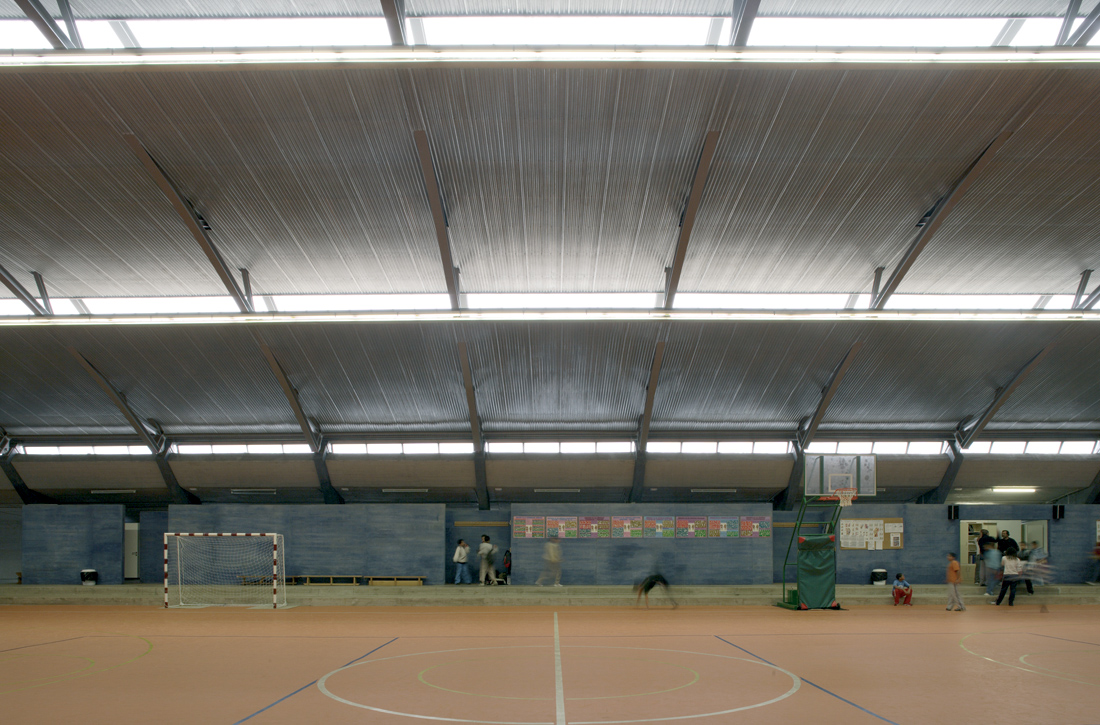 Rafael Arozarena High School / Felipe Artengo, Fernando Menis, José Maria Rodriguez Pastrana