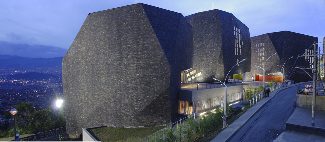 España Library / Giancarlo Mazzanti