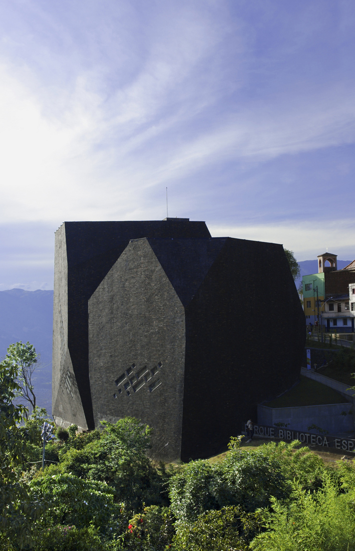 España Library / Giancarlo Mazzanti