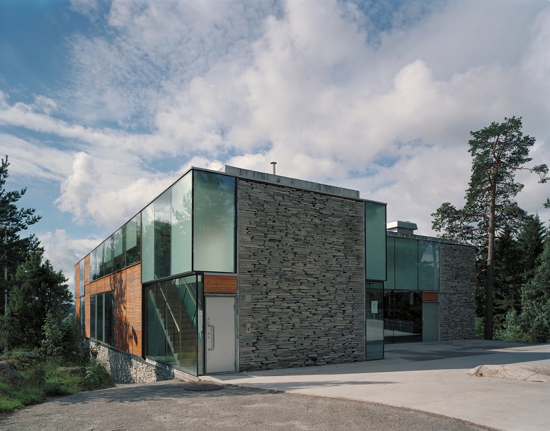 Mortensrud church / JSA