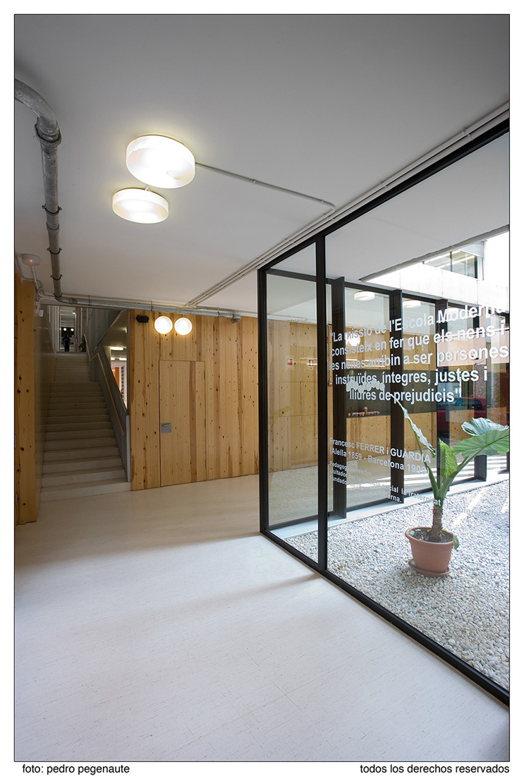 Day Care, Kindergarten and primary school / Jordi Badia