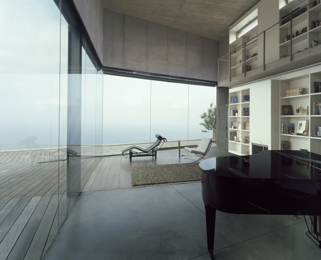 House at Jardin del Sol / Corona y P. Amaral Arquitectos