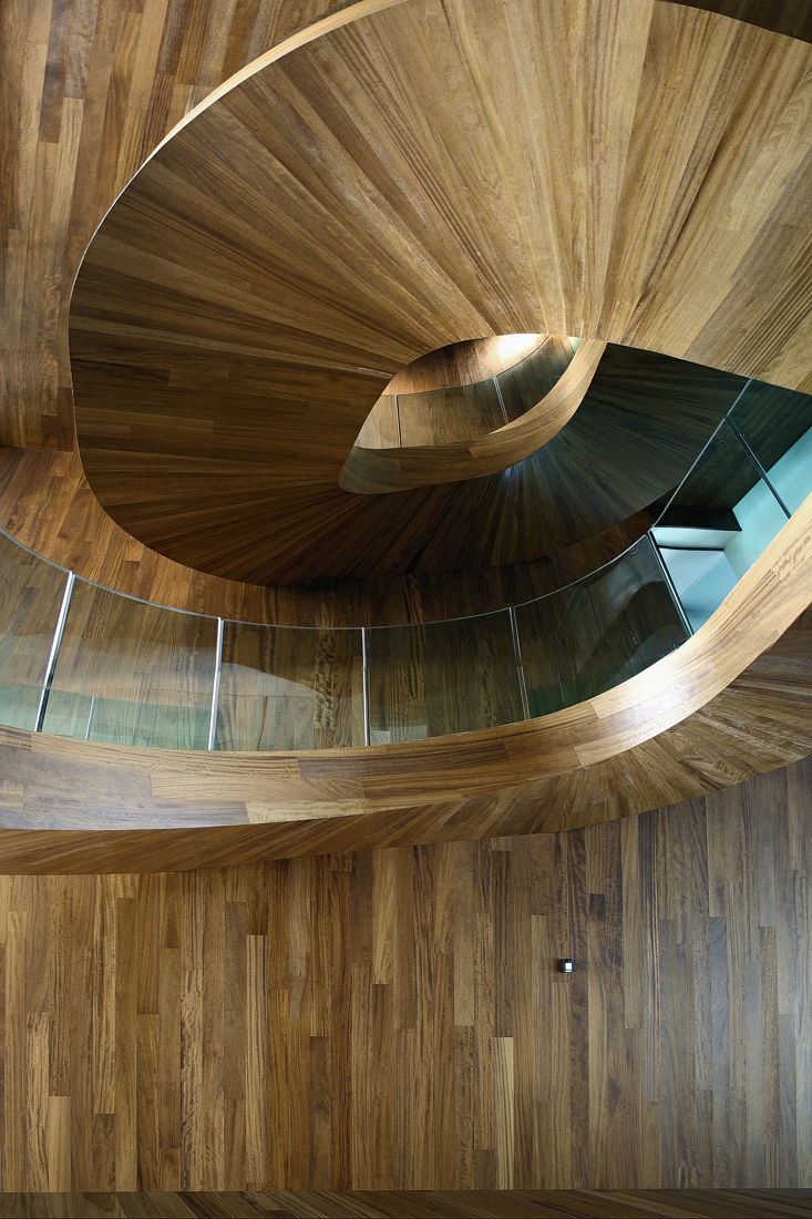 side-elevation-vertical-axis-the-staircase side-elevation-vertical-axis-the-staircase