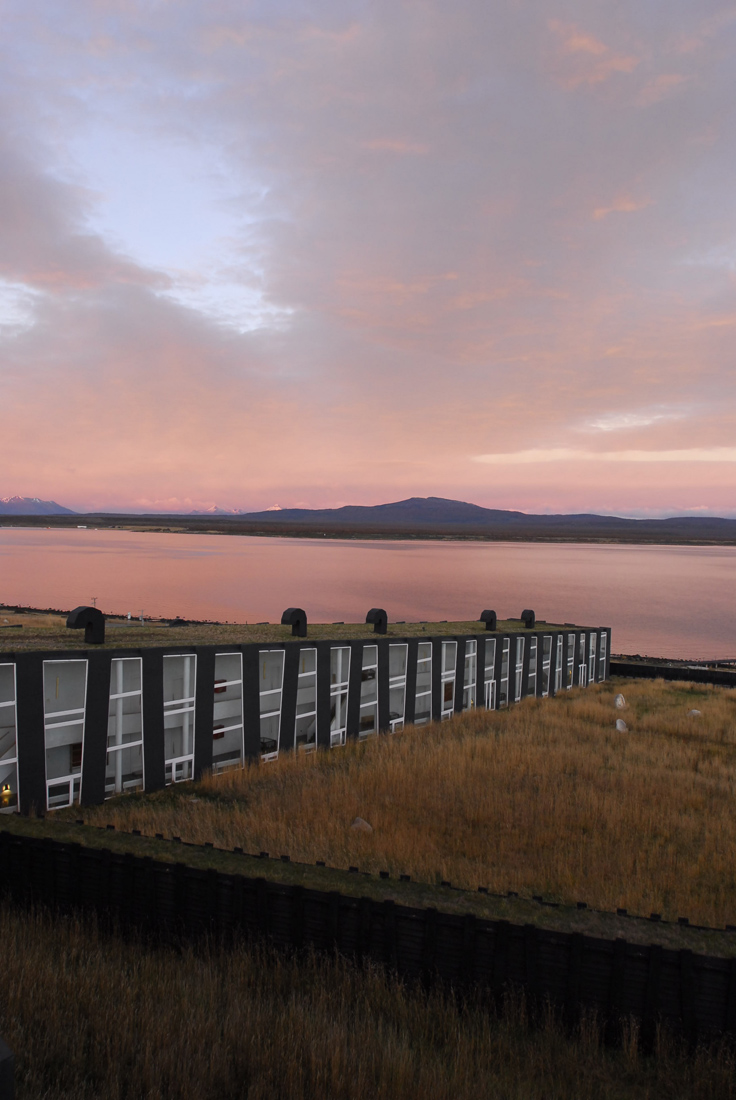 Remota Hotel / German del Sol