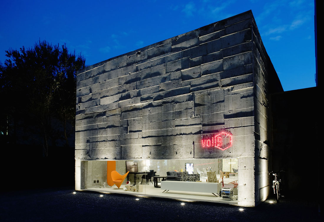 Volume B store / Marcio Kogan