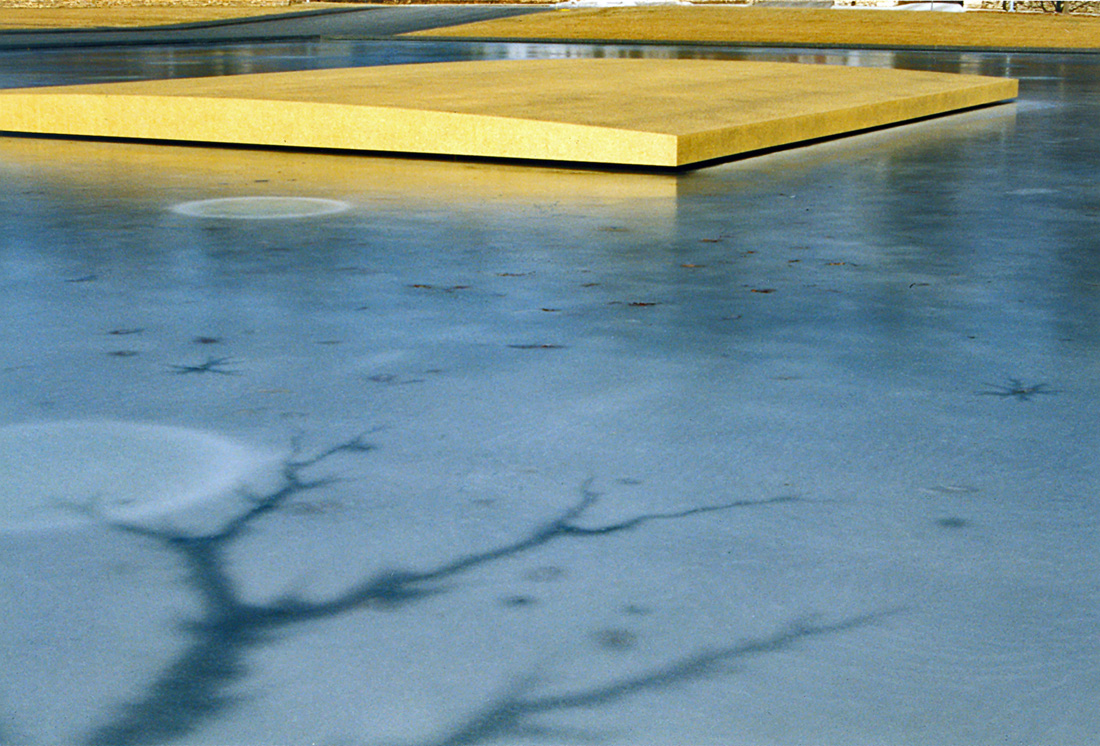 1167676743_ice-on-pool-01 1167676743_ice-on-pool-01