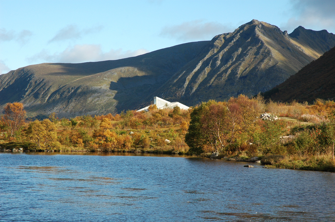 Dønning Community Building / JVA