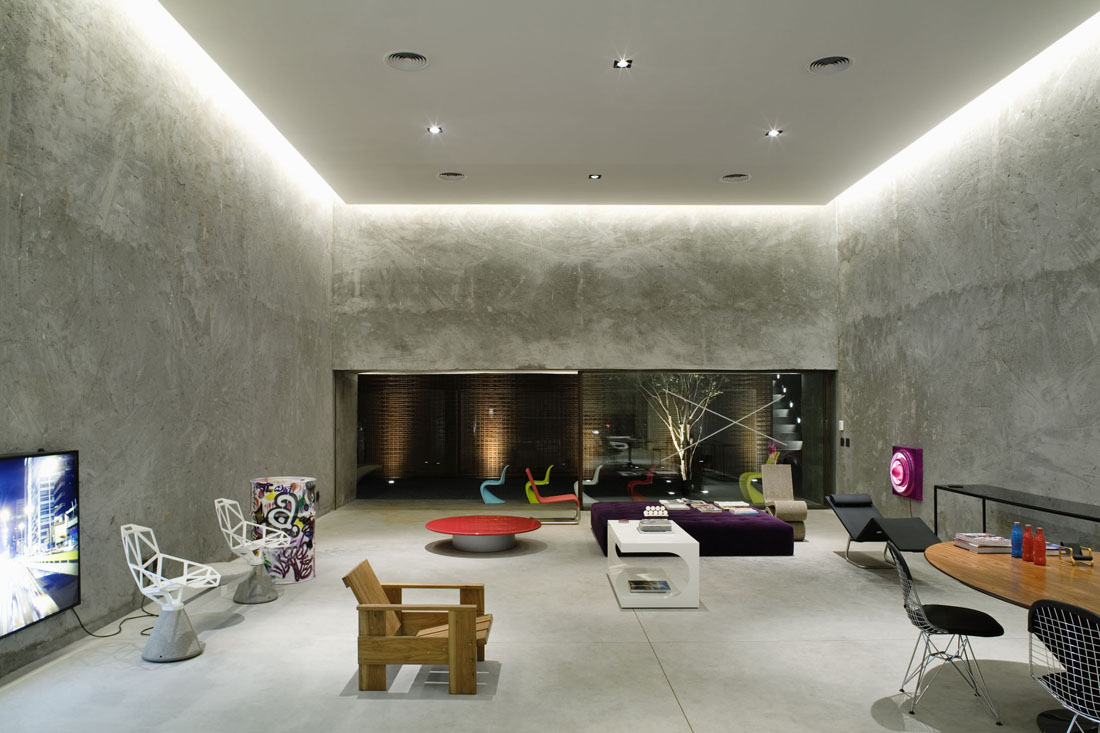 Volume B store / Marcio Kogan