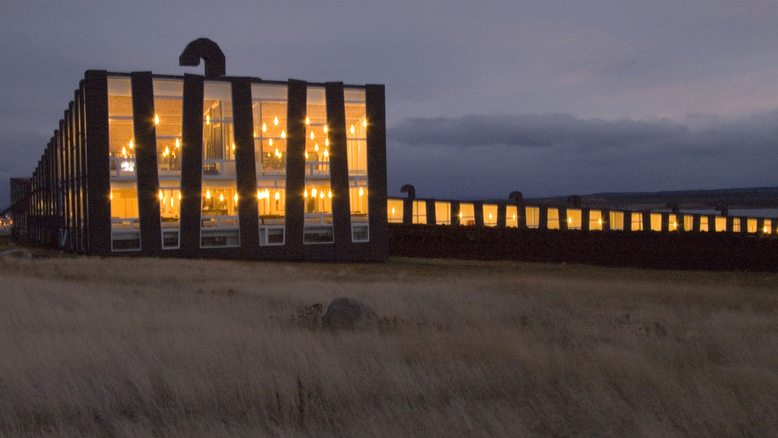 Remota Hotel / German del Sol