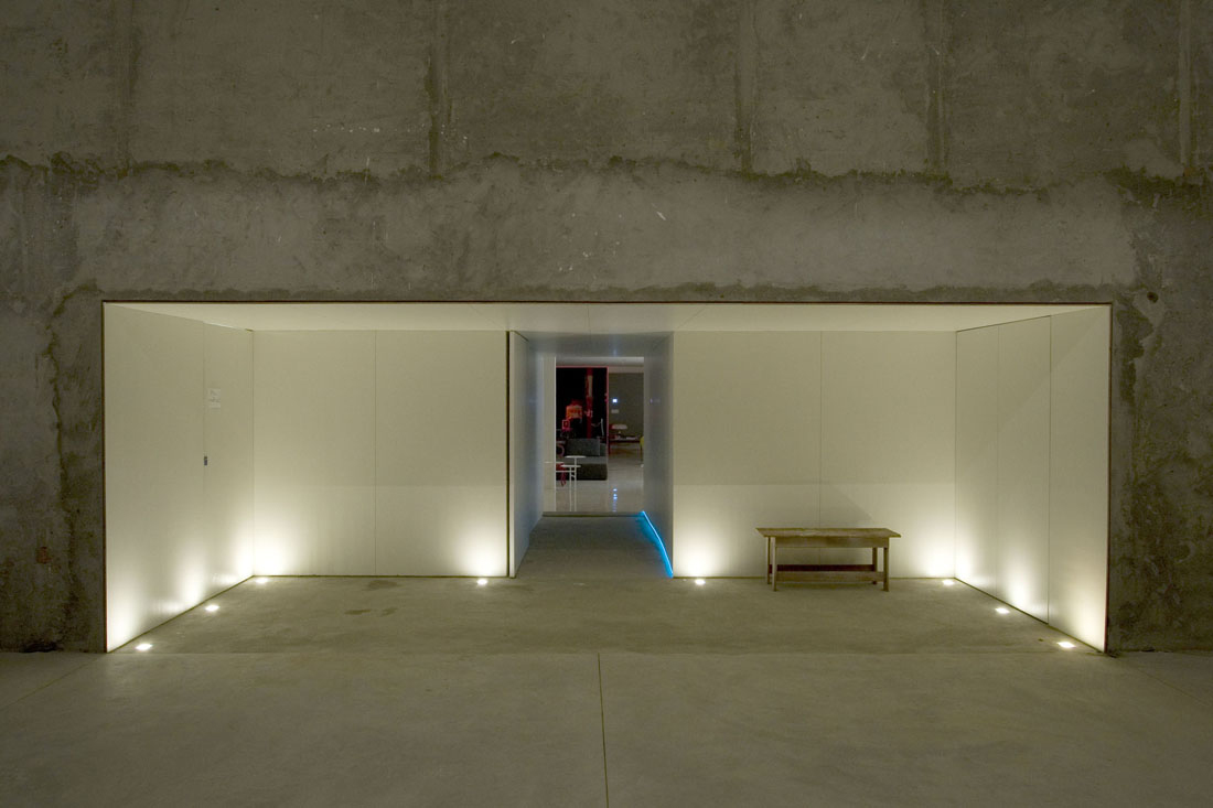 Volume B store / Marcio Kogan