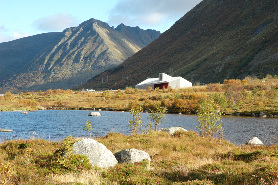 Dønning Community Building / JVA