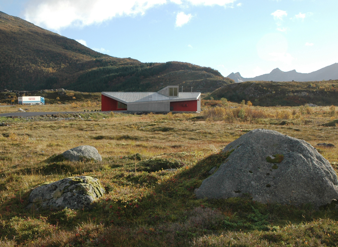Dønning Community Building / JVA