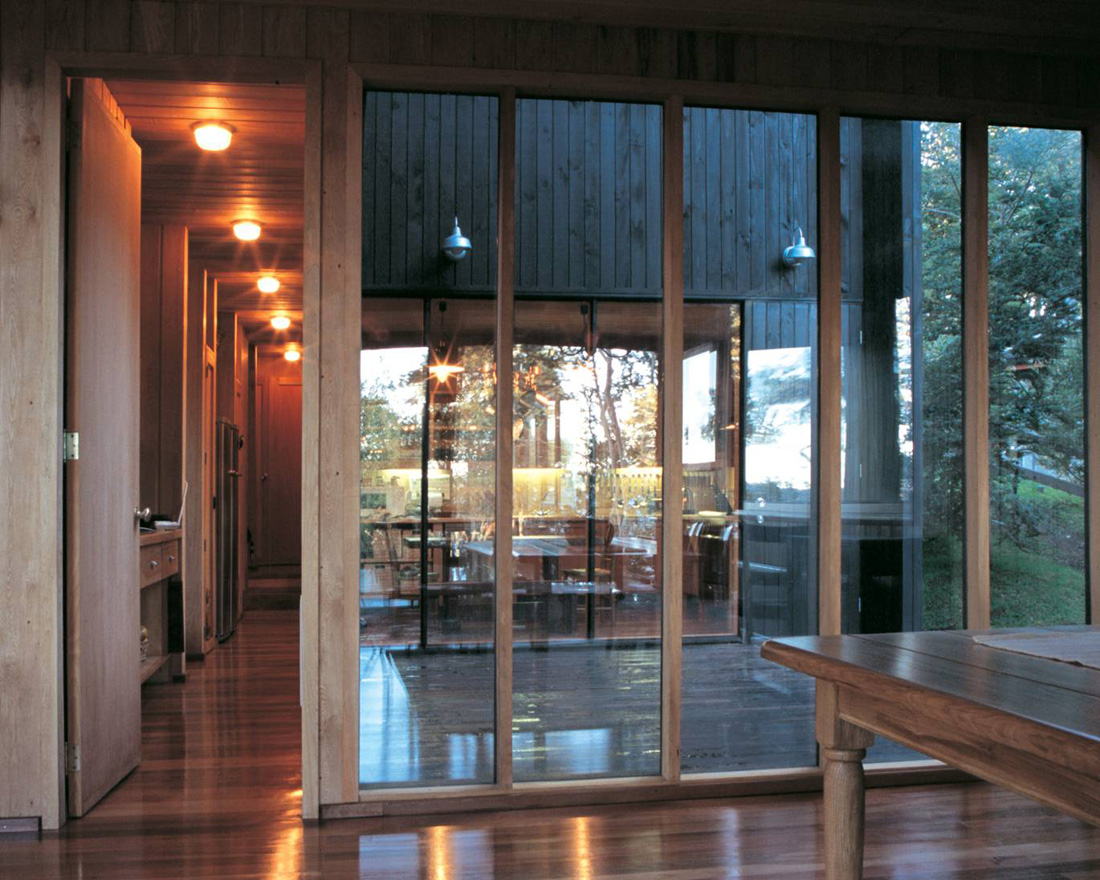 House on Lake Rupanco / Alejandro Beals, Christian Beals