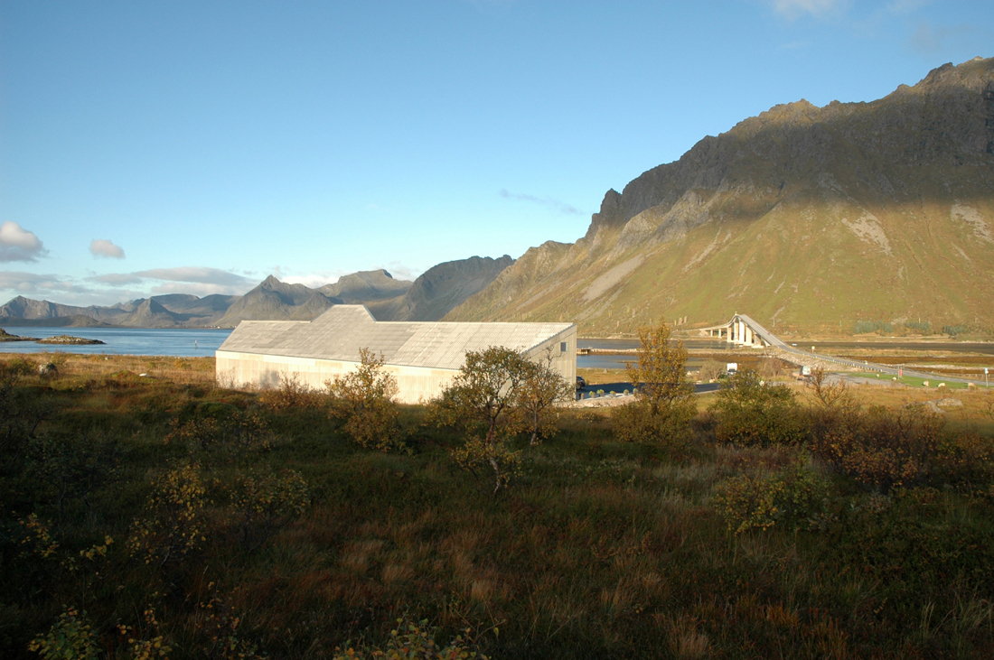 Dønning Community Building / JVA