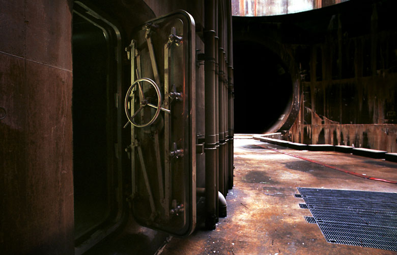 998867242_japanesesewer-2 998867242_japanesesewer-2
