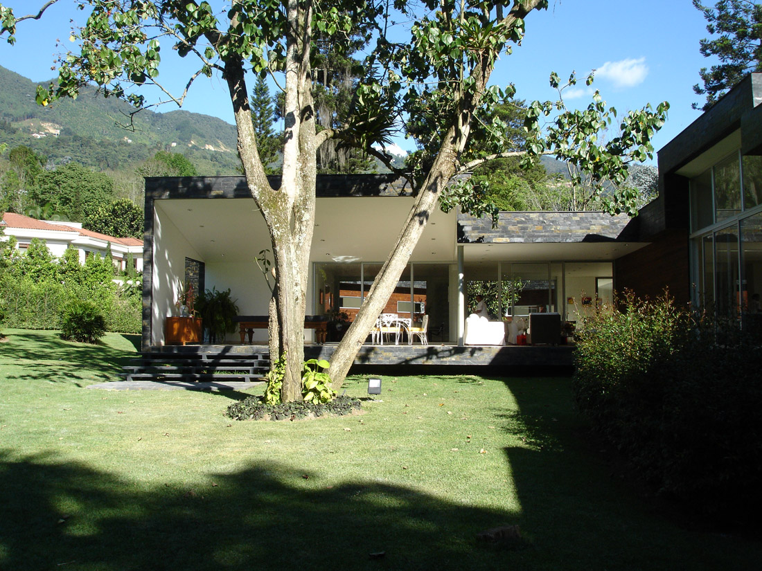 DL House / Camilo Restrepo