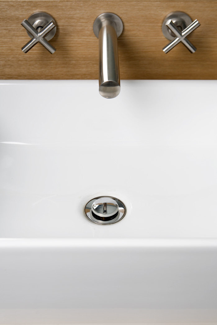 162413067_sink02lr 162413067_sink02lr
