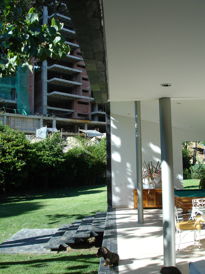 DL House / Camilo Restrepo