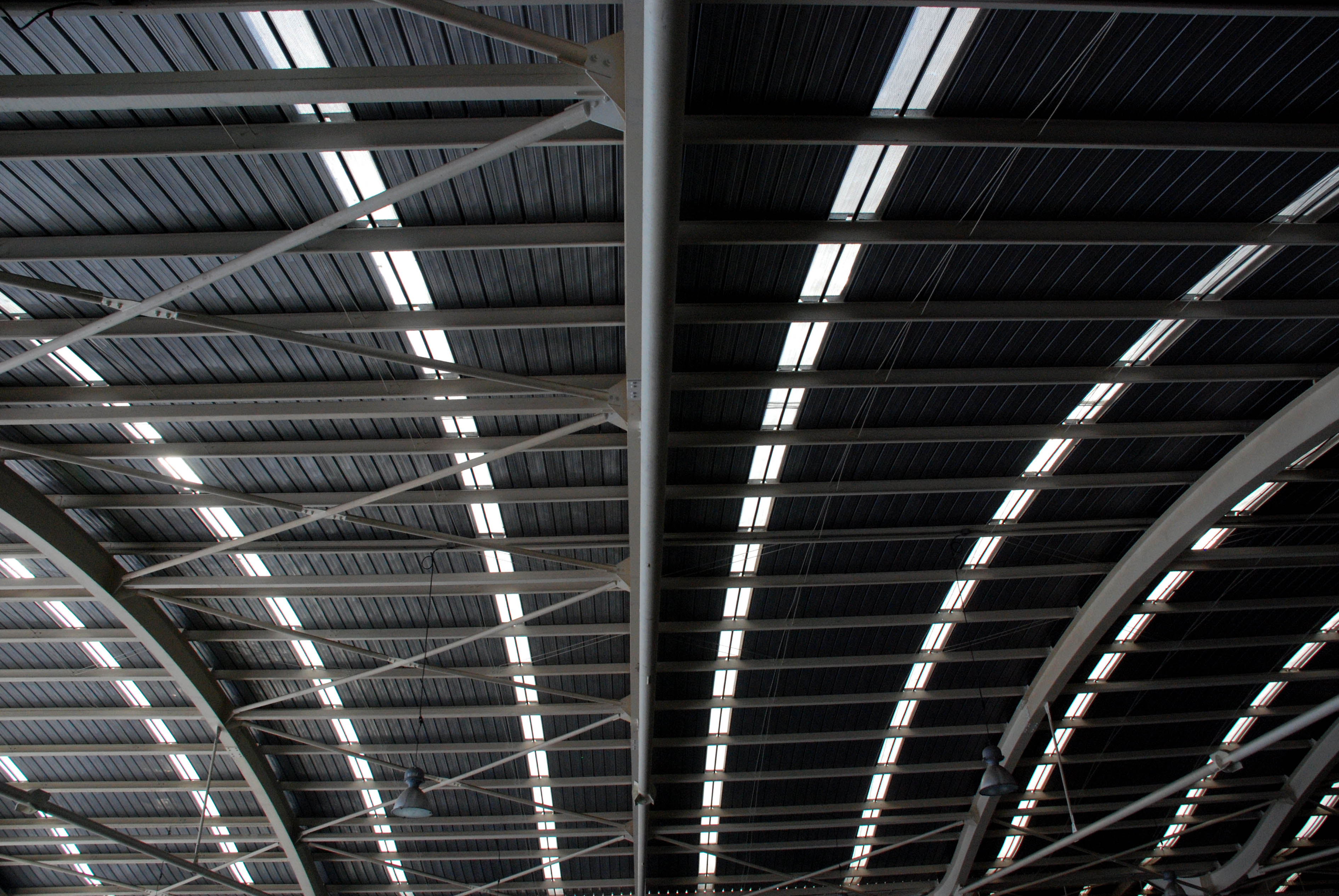 Glass bottling Plant Cristalchile / Guillermo Hevia