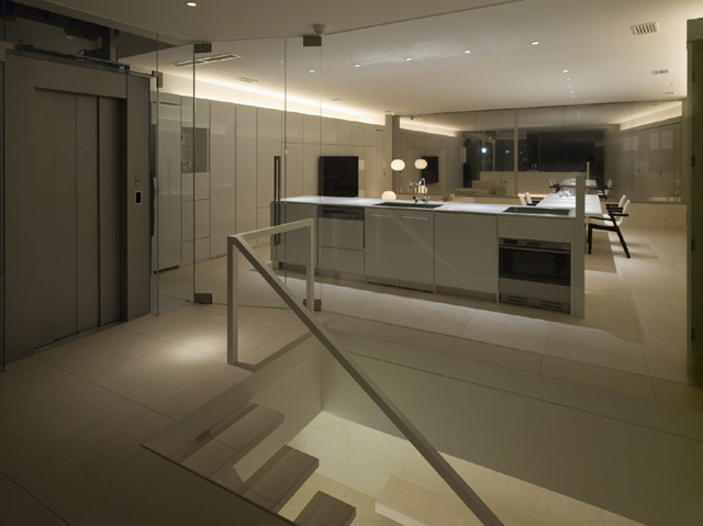 1214150826_seaside-22 © Toshiyuki YANO (Nacasa & Partners Inc.,)