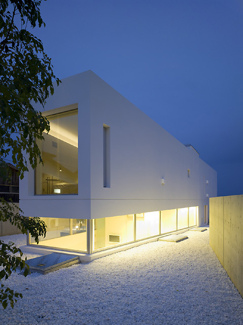 Garden and Sea / Takao Shiotsuka Atelier