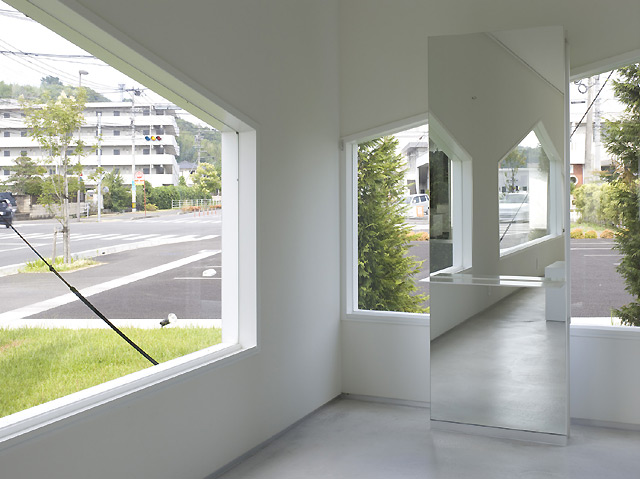 Salon O / Takao Shiotsuka Atelier