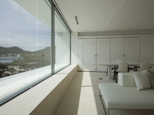 607092264_seaside-17 © Toshiyuki YANO (Nacasa & Partners Inc.,)