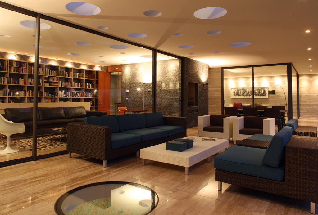 House 2 / Eduardo Berlin Razmilic