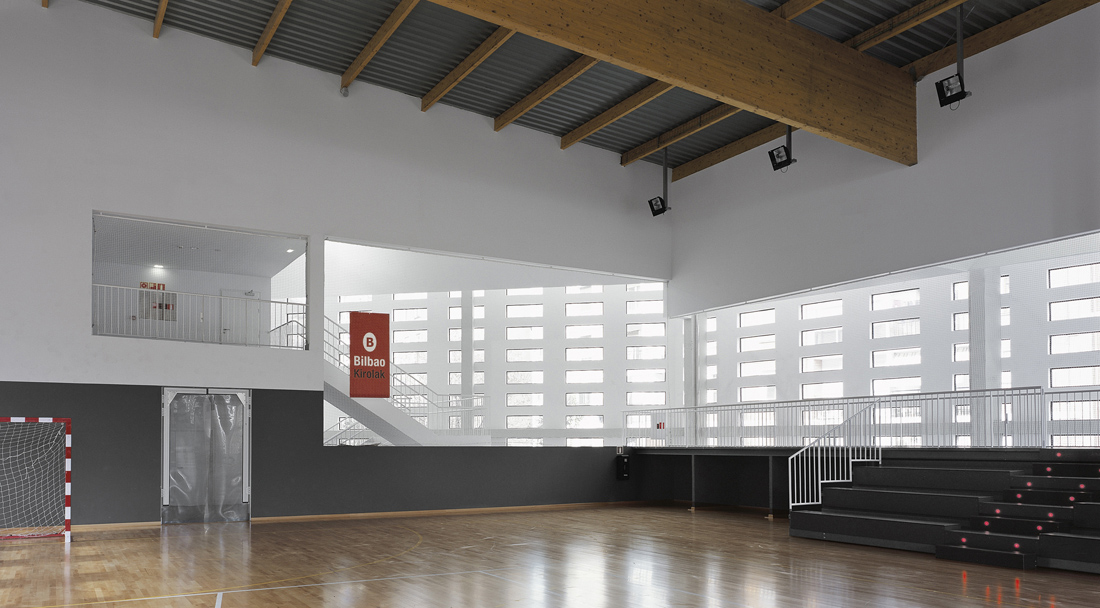 La Peña Multi-Sport Pavillion / Coll-Barreu Arquitectos