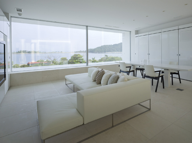 92281749_seaside-18 © Toshiyuki YANO (Nacasa & Partners Inc.,)