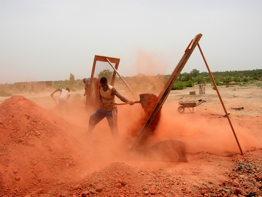 1022504503_fare-cbf-construction-earth-sifting 1022504503_fare-cbf-construction-earth-sifting
