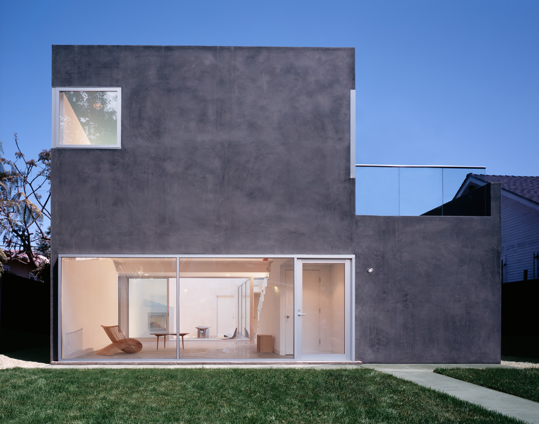 Sale house / Johnston Marklee & Associates
