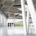 1342930545_campus08