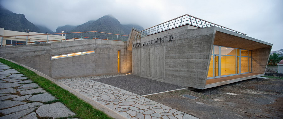 Los Silos Youth Centre / Lavin Arquitectos