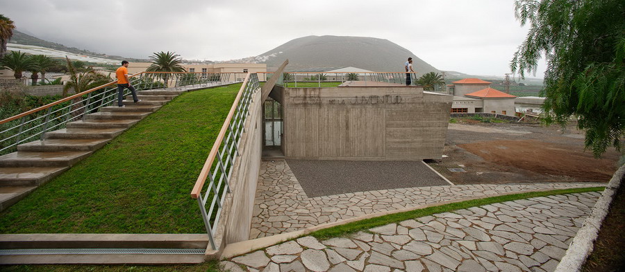Los Silos Youth Centre / Lavin Arquitectos