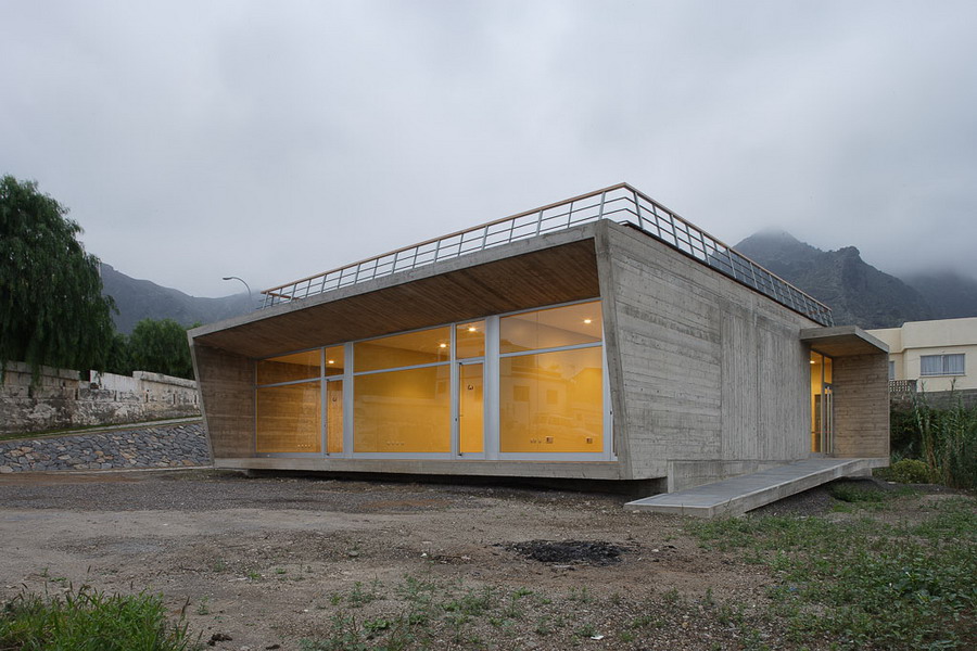 Los Silos Youth Centre / Lavin Arquitectos