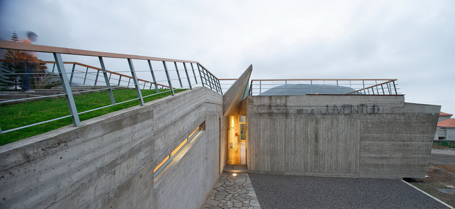 Los Silos Youth Centre / Lavin Arquitectos