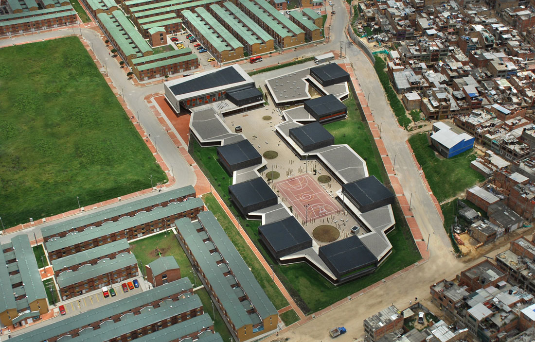 Gerardo Molina School / Giancarlo Mazzanti
