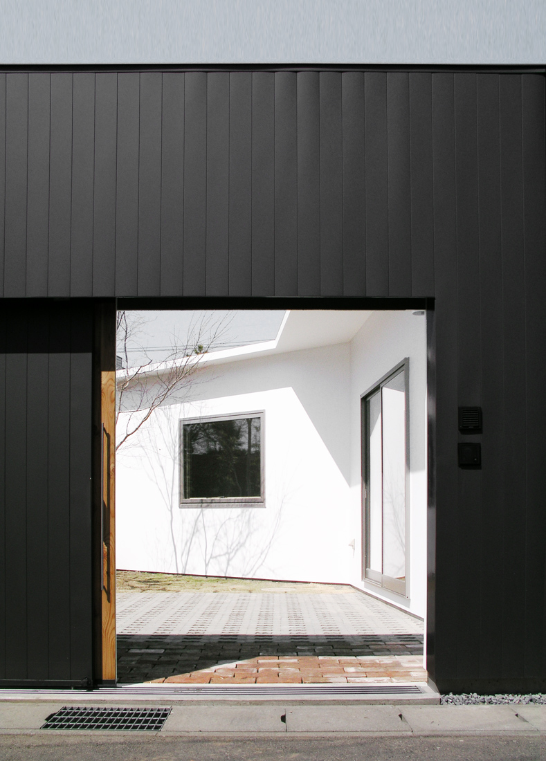 810323674_t-07-credit-sou-fujimoto 810323674_t-07-credit-sou-fujimoto