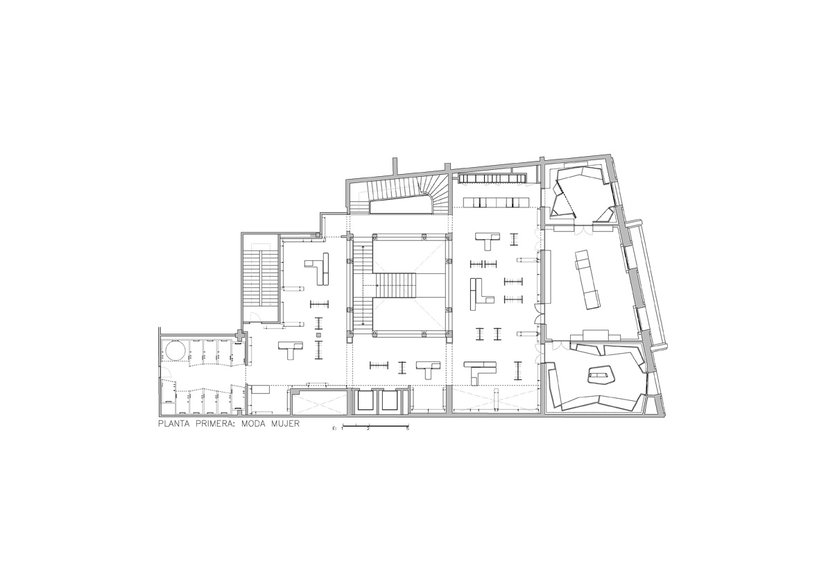 H&M Store in Barcelona / Estudio Mariscal