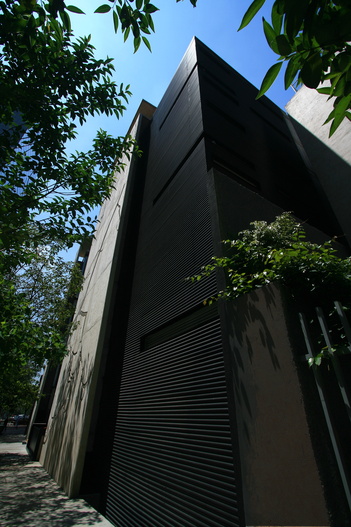 Monte Elbruz Building / Garduño Arquitectos