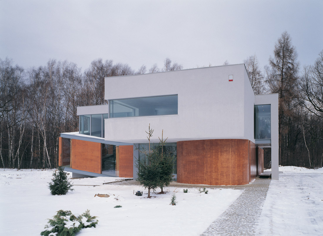 273105650_02-view-broken-house 273105650_02-view-broken-house