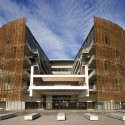 Barcelona Biomedical Research Park / Manel Brullet & Albert de Pineda